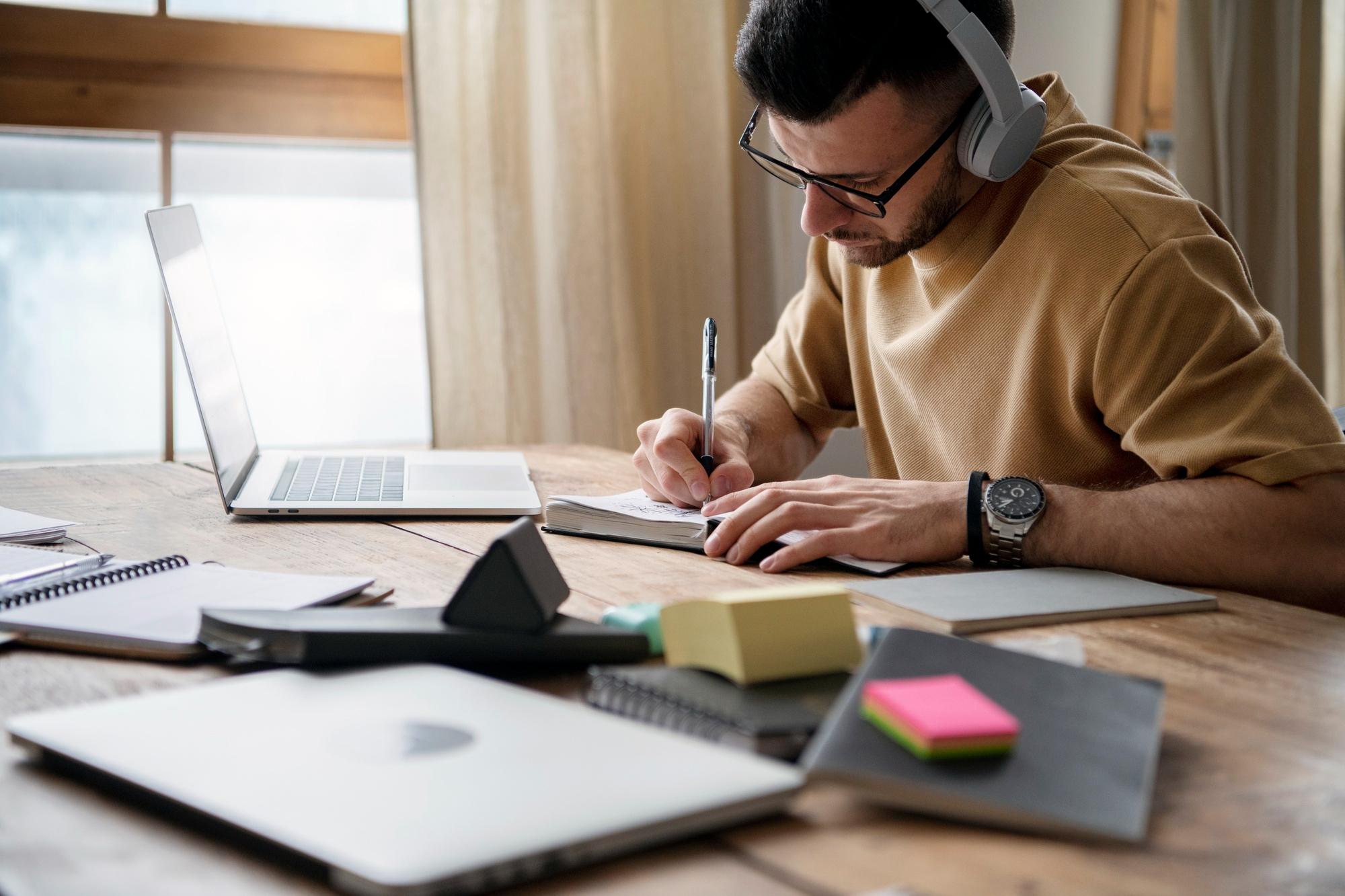 Can You Study for a UK Degree While Working Full-Time? What to Expect in 2026